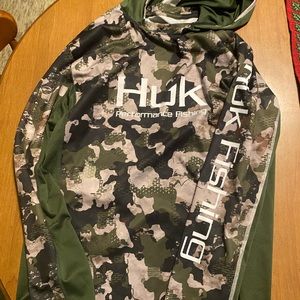 Men’s Huk gear long sleeve with a hood runs a little small